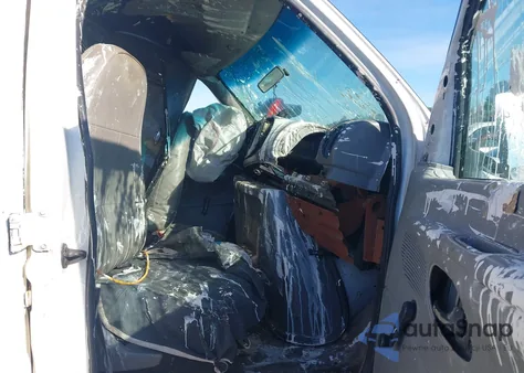 1997 Ford E-250 Standard z USA, uszkodzony, nr VIN 1FTHE24L6VHB49266